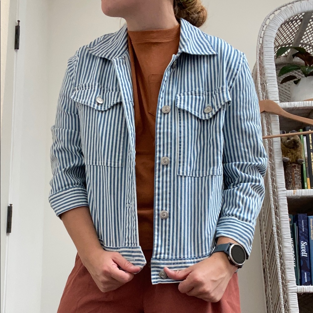 CUTEST railroad stripe jacket! Near perfect condition